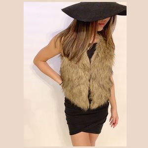 Cropped Faux Fur Vest